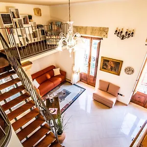 Manno 81 - Charming Historic Apartment
